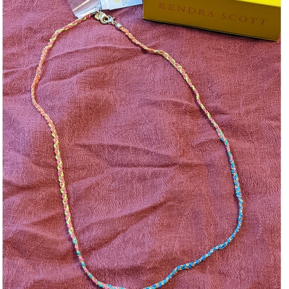 Kendra Scott Mask & Glass Chain - Picture 8 of 11